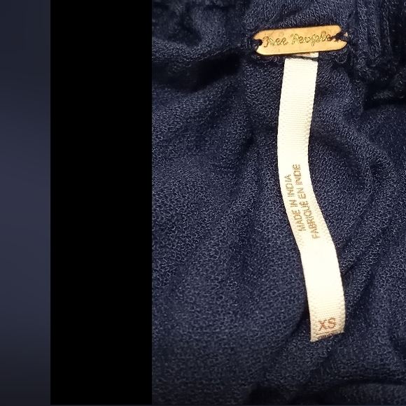 Free People tunic. EUC. Size xs. Very unique. - Picture 5 of 8